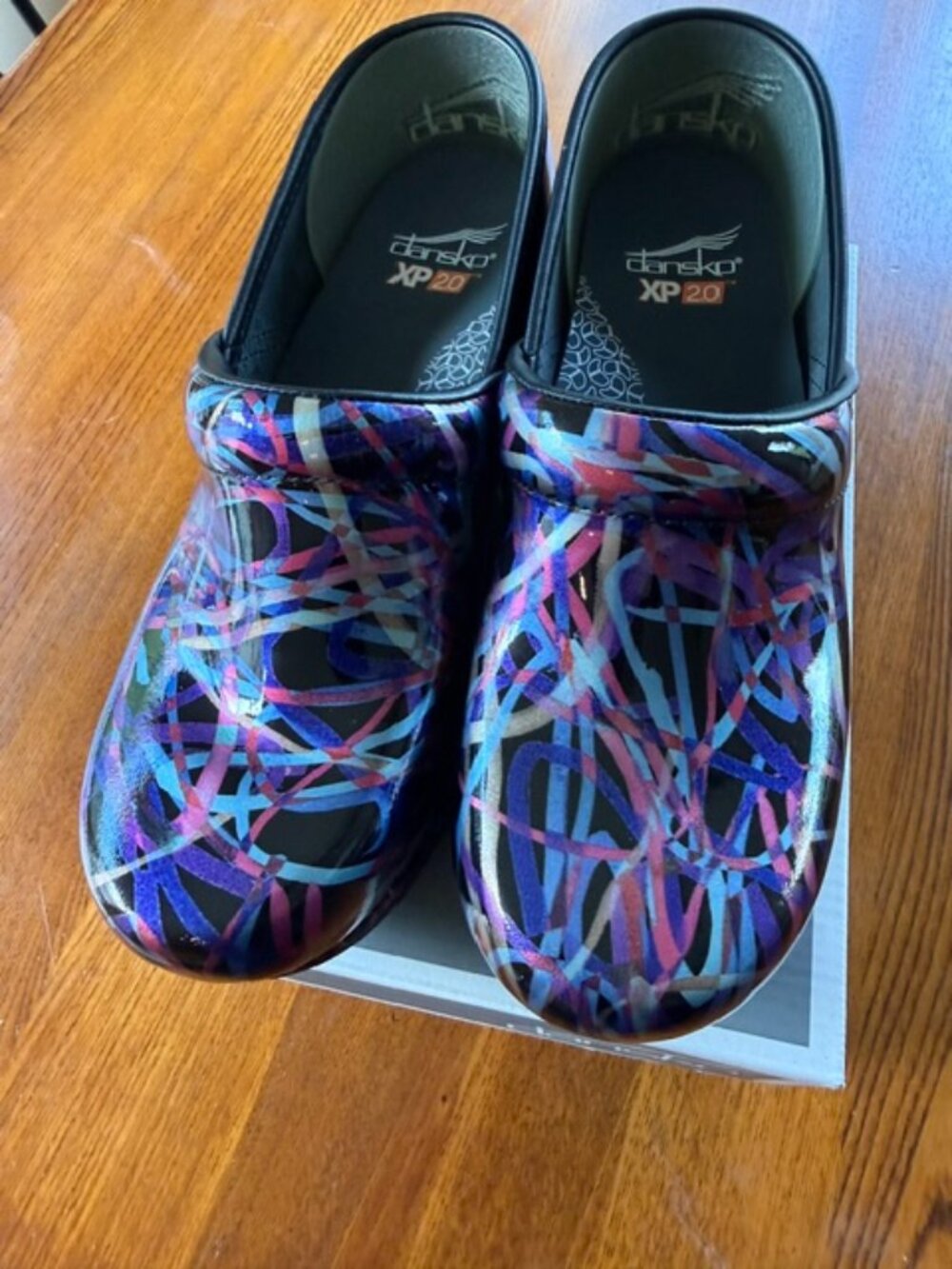Brand New Dansko XP 2.0 Patent Ribbon Professional Clogs 38